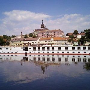 Florentina Boat